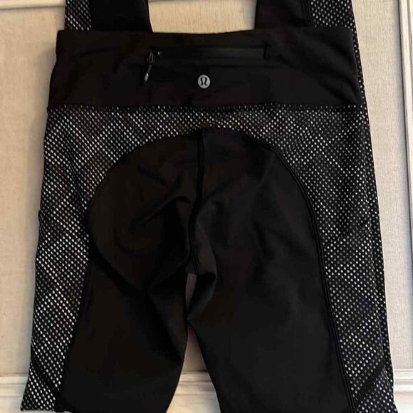 Lululemon wonder under black cropped leggings w reflective detail - 4 - Picture 7 of 10